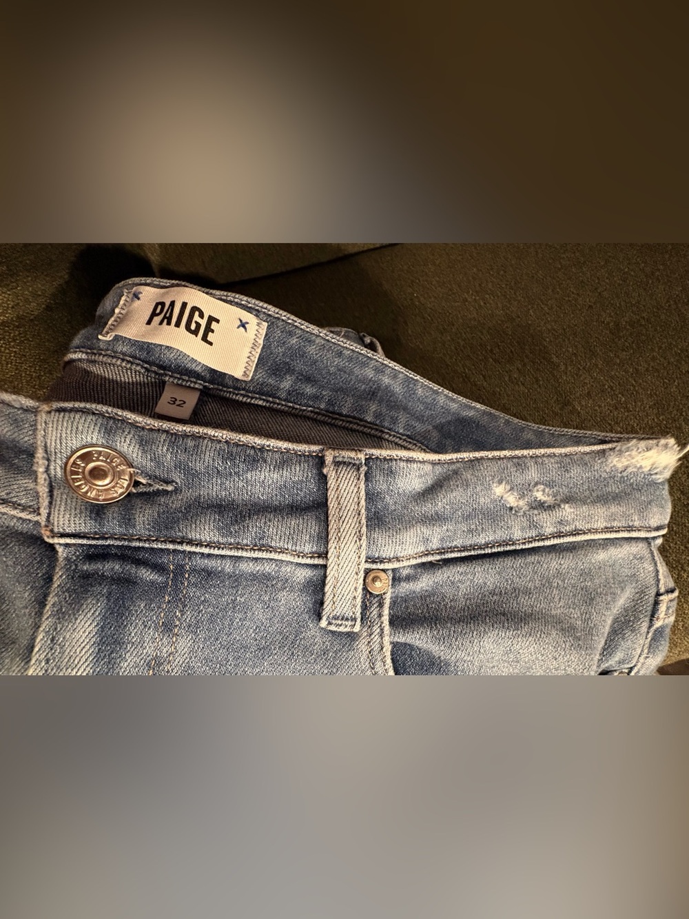 PAIGE size 32 Cindy Distressed Music Light/Medium Wash Denim Jeans - like new
